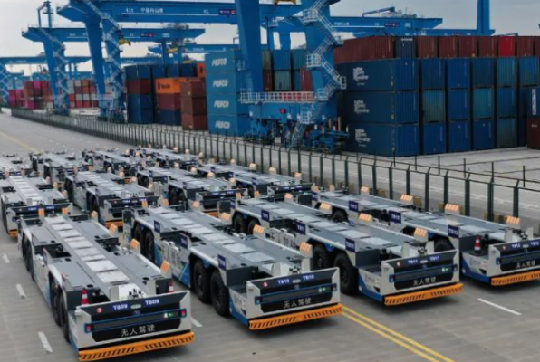 港口無人叉車項(xiàng)目工控機(jī)推薦:破解港口無人叉車擴(kuò)展與抗震難題